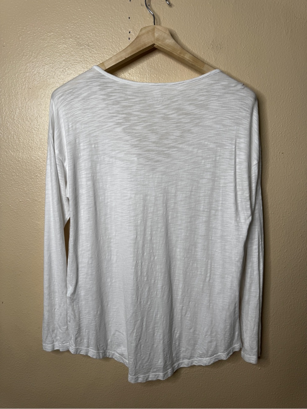 Vineyard Vines Henley Men’s Medium White Long Sleeve Cotton Blend Preppy Casual - Picture 7 of 7